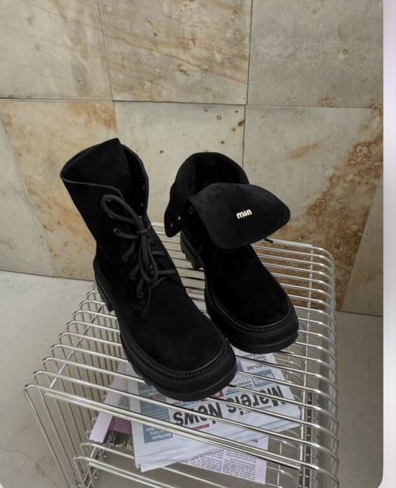 Черевики трансформери з натуральноі замші.