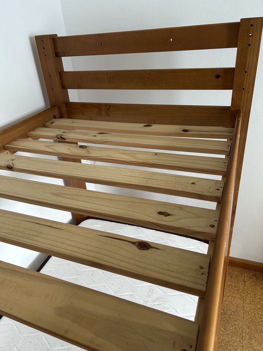 Cama beliche com 1 colchão