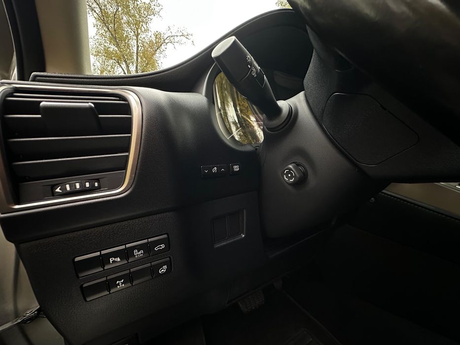 Lexus NX2016t терміновий продаж, тому вартість значно знижена !