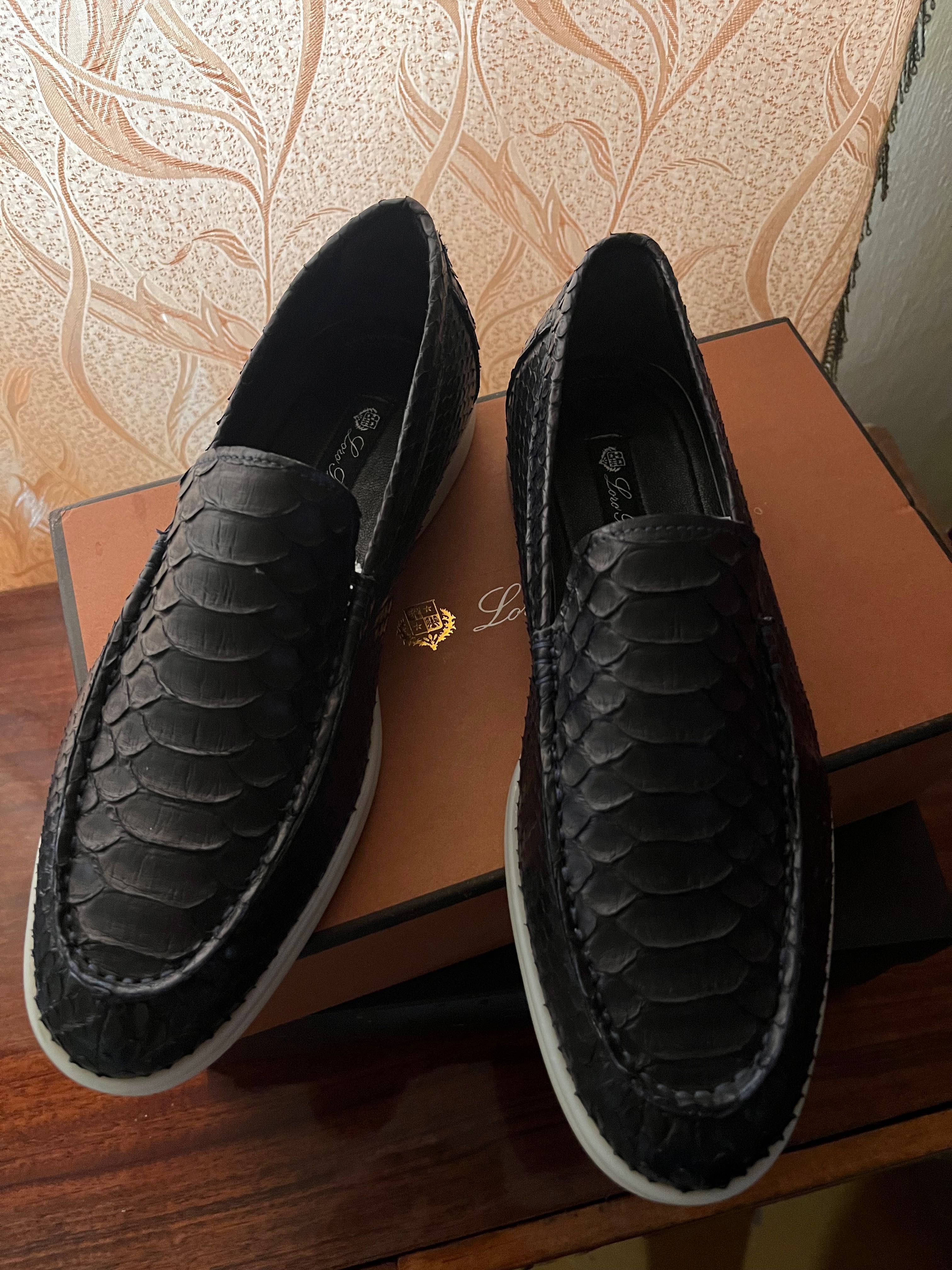 Лоферы Loro Piana мужские из кожи питона
