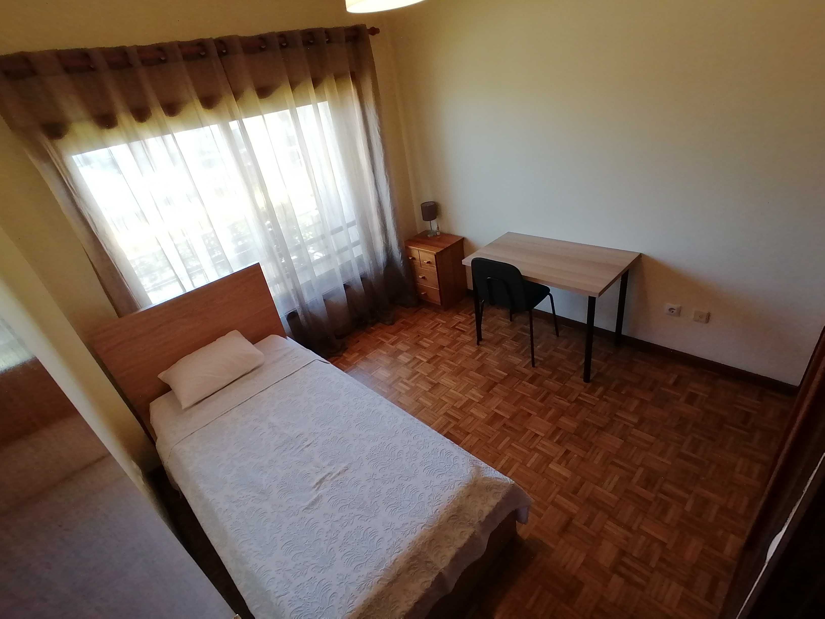 Quarto Arrendar/Alugar a Estudantes ou Profissionais Femininas - Gaia