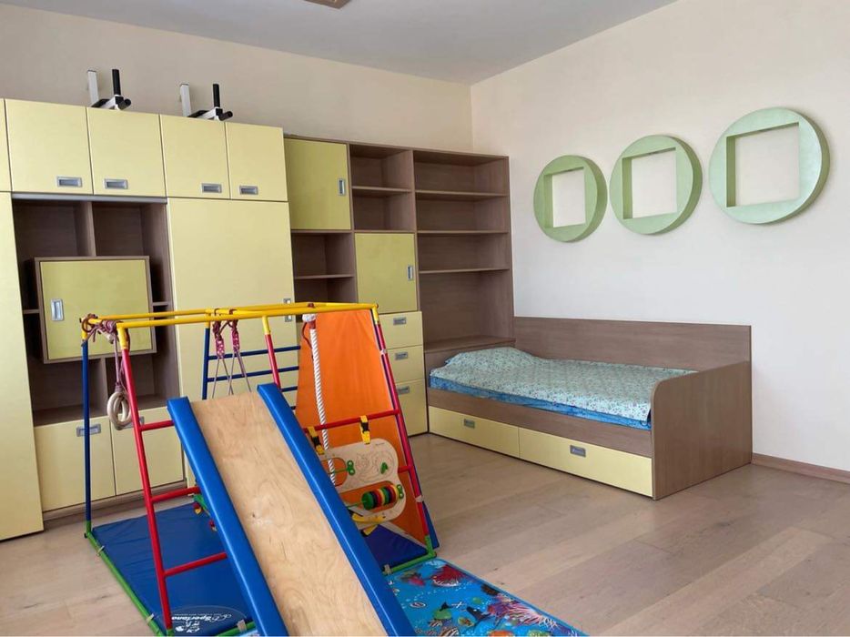 Спортивний майданчик Спортана+ чохол, що робить будиночок для ігор.