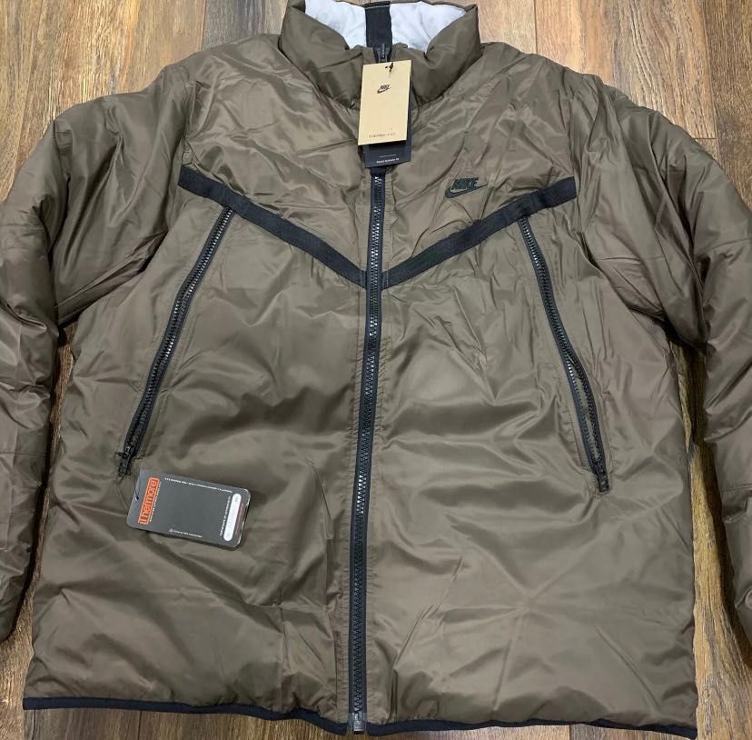 Куртка Nike Sportswear
Windrunner Synthetic-Fill DD6974-004