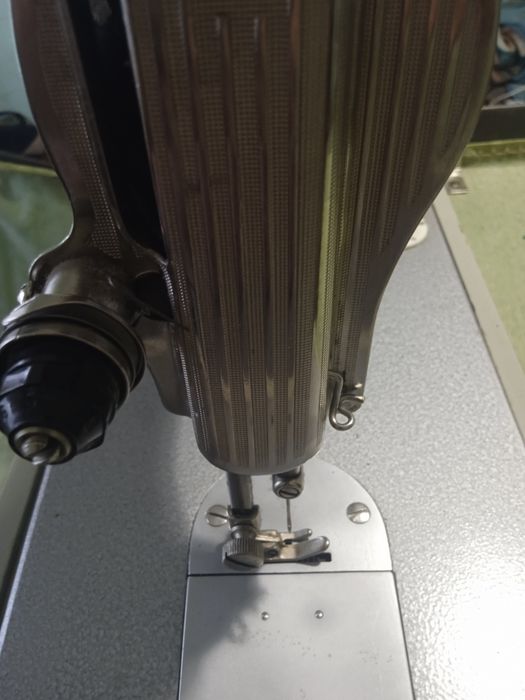 Советская швейная машинка полностью рабочая