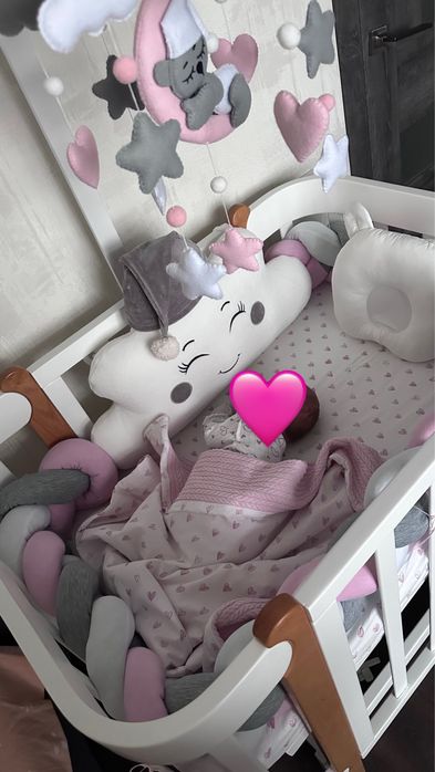 Мобіль з фетру в дитяче ліжечко