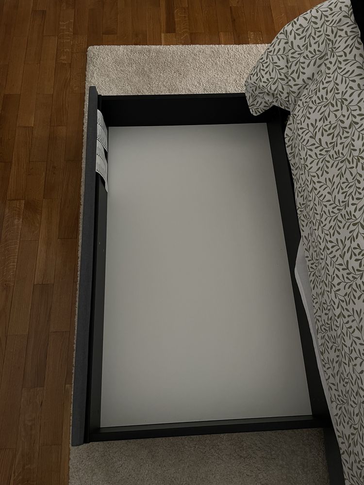 Cama de casal com arrumacao  (colchao 160cm)