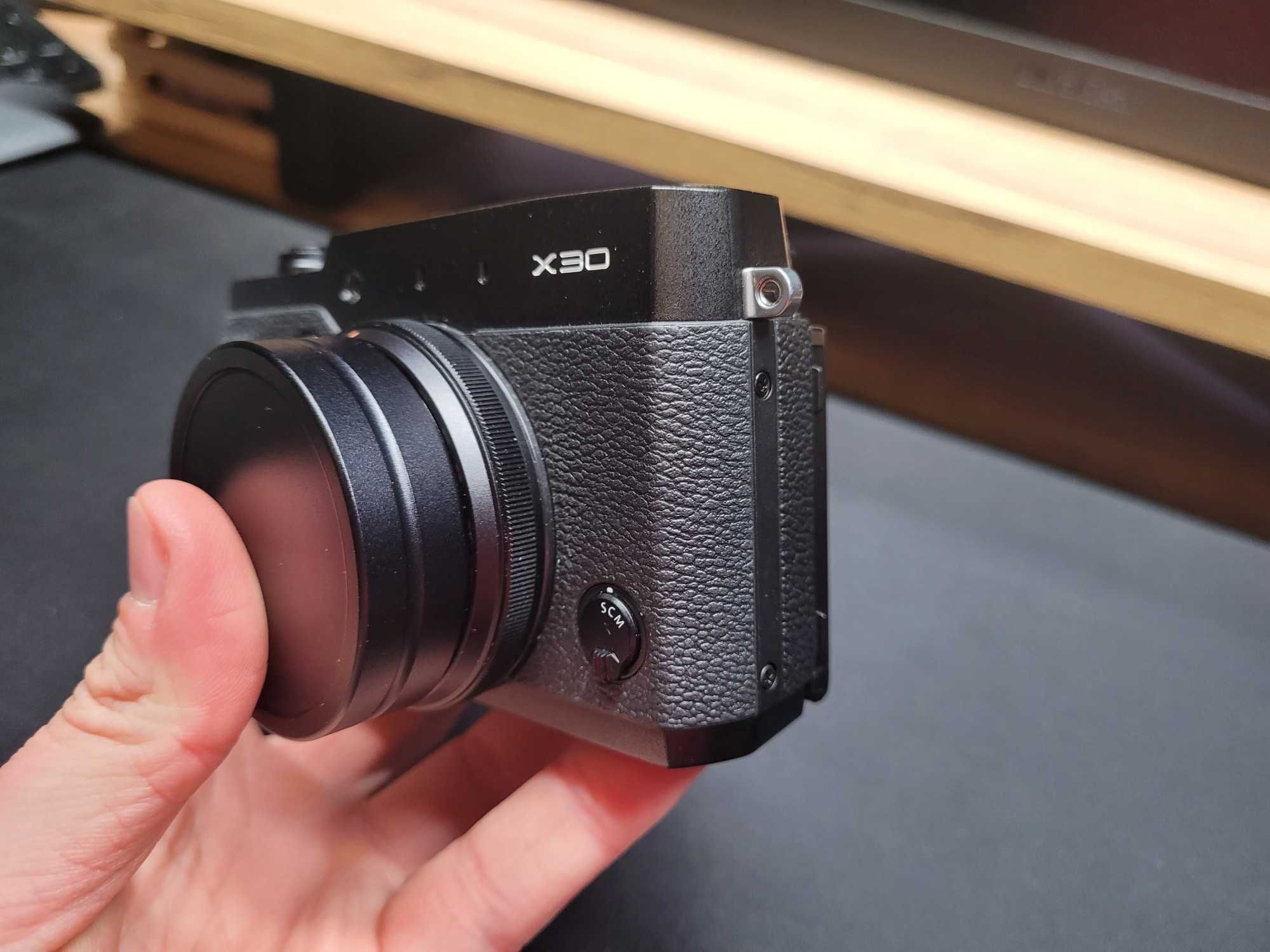 Aparat fotograficzny Fujifilm X30 czarny stan IDEALNY