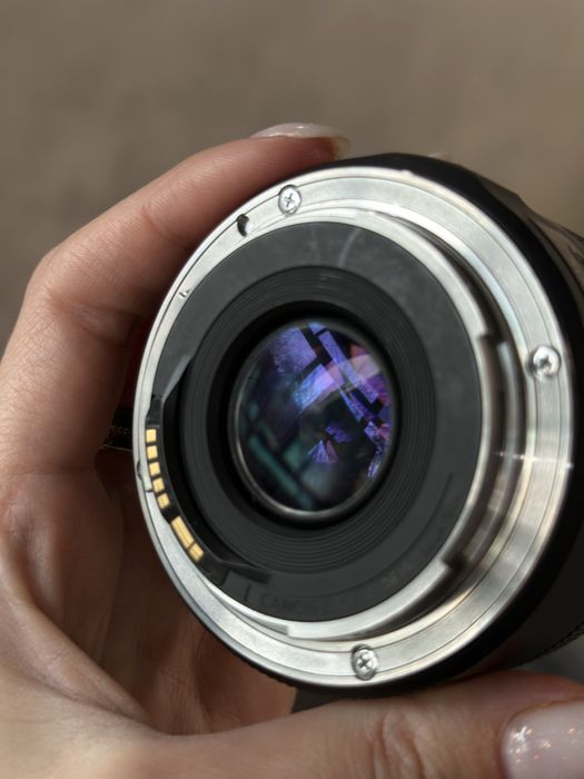 Обʼєктив Canon EF 55mm f/1.8