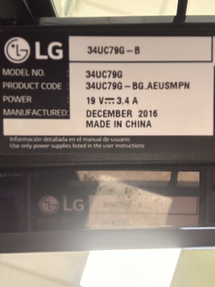 Komputer stacjonarny do gier  z monitorem LG AMD Ryzen, radeon rx 5700