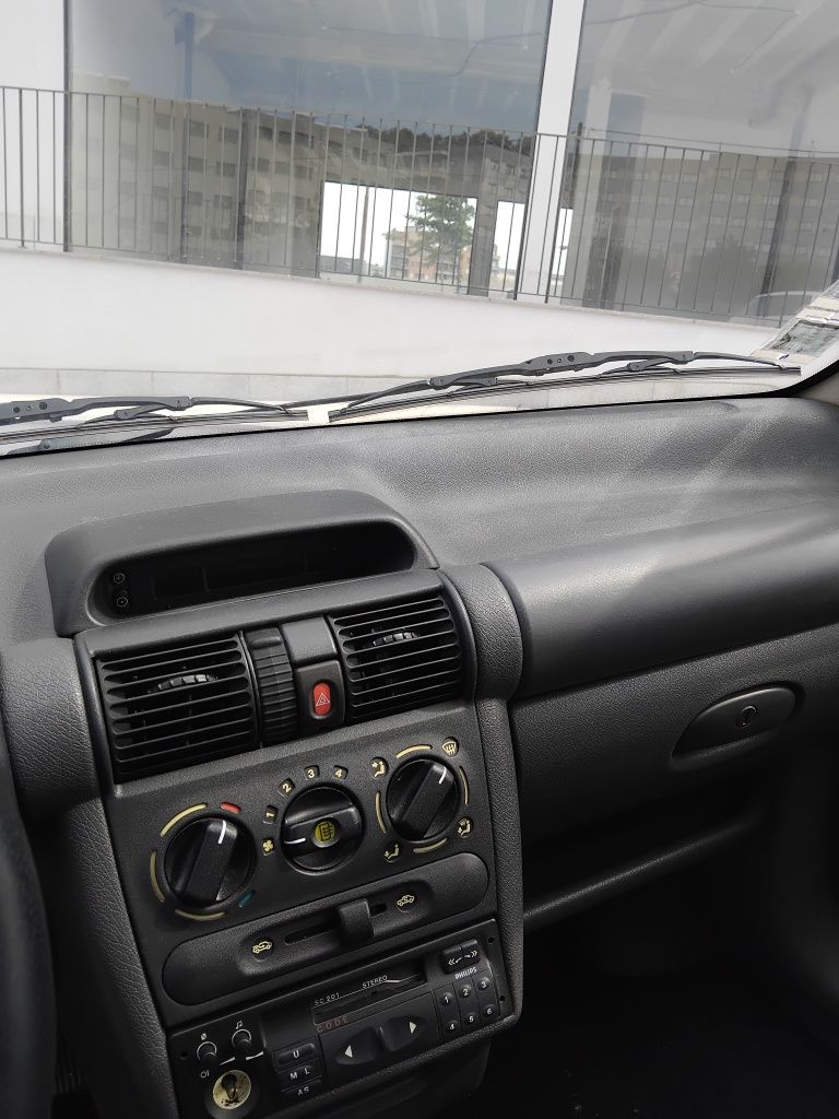 Opel Corsa B 1.5 motor Isuzu