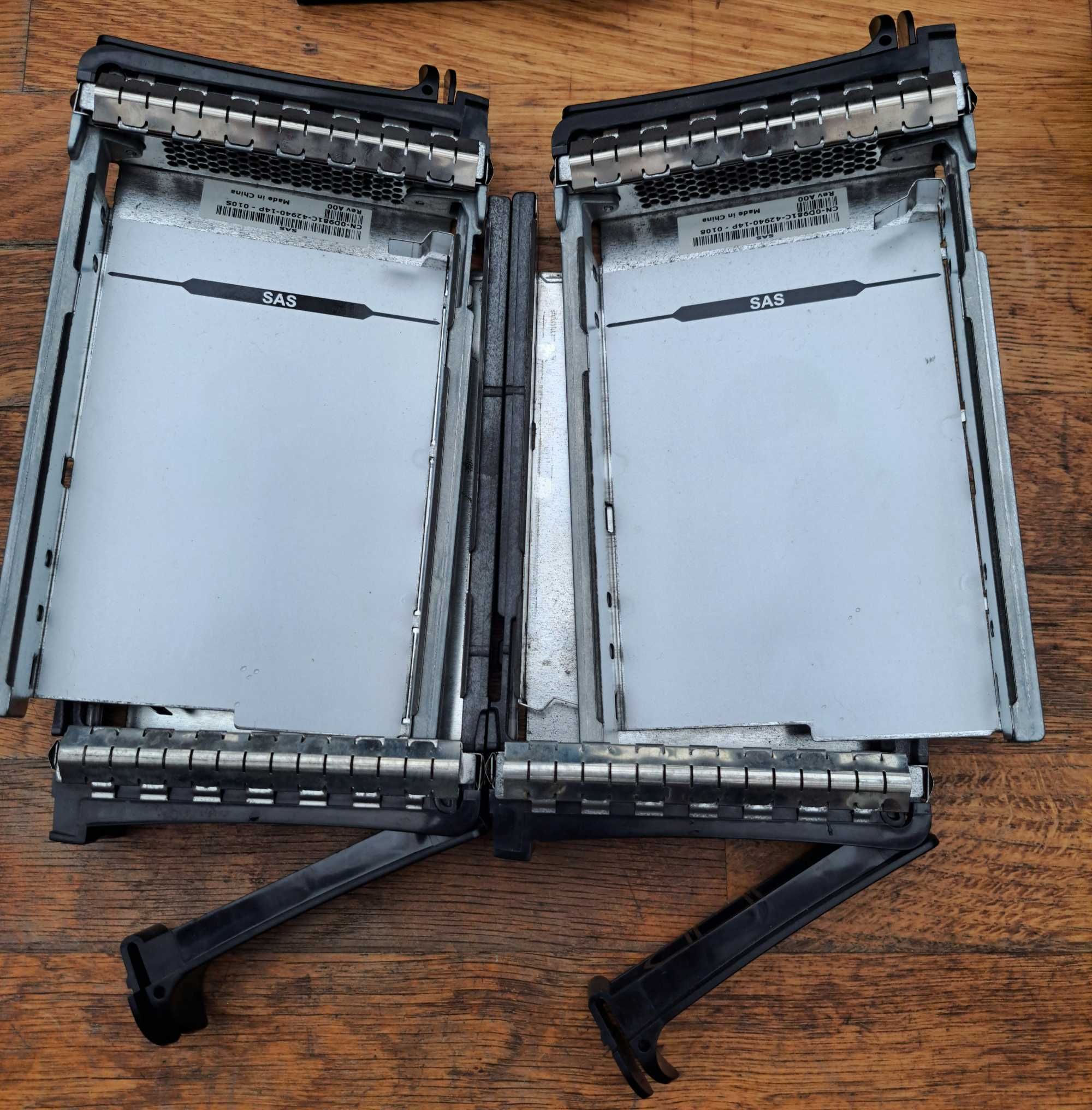 3,5" SAS Drive Bay p/Servidores
SATA, SATA II, SCSI