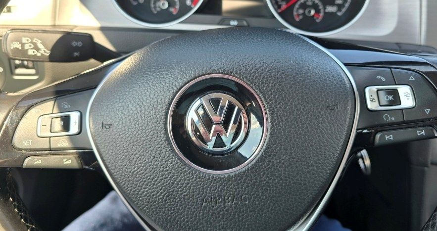 Фольксваген Гольф 2015 року