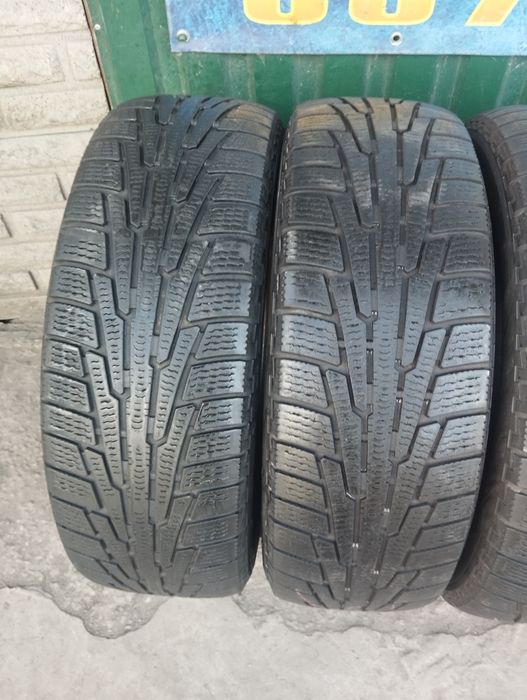 Зимові шини Nokian 225/60/18