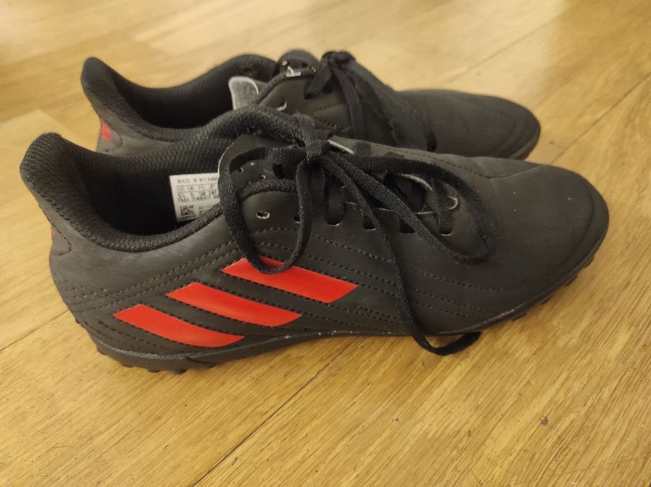 Żwirówki buty piłkarskie Adidas rozm. 38