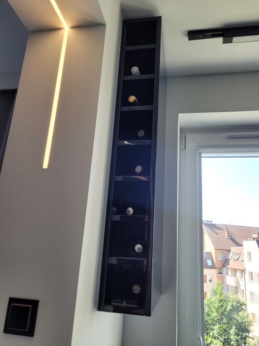 Szafka na wino do kuchni wisząca led