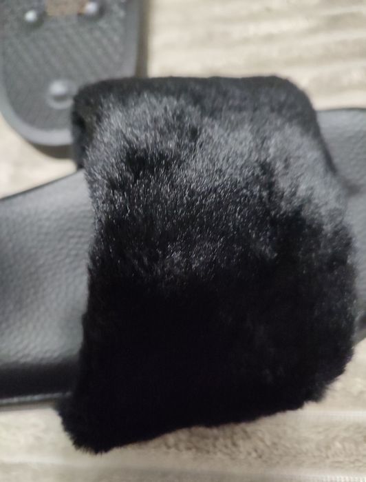 Шлепанці з хутром нові