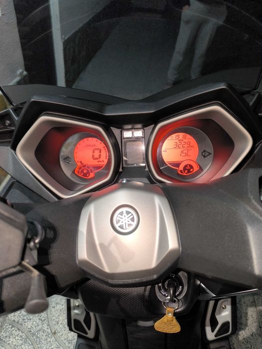 Yamaha x-max 125