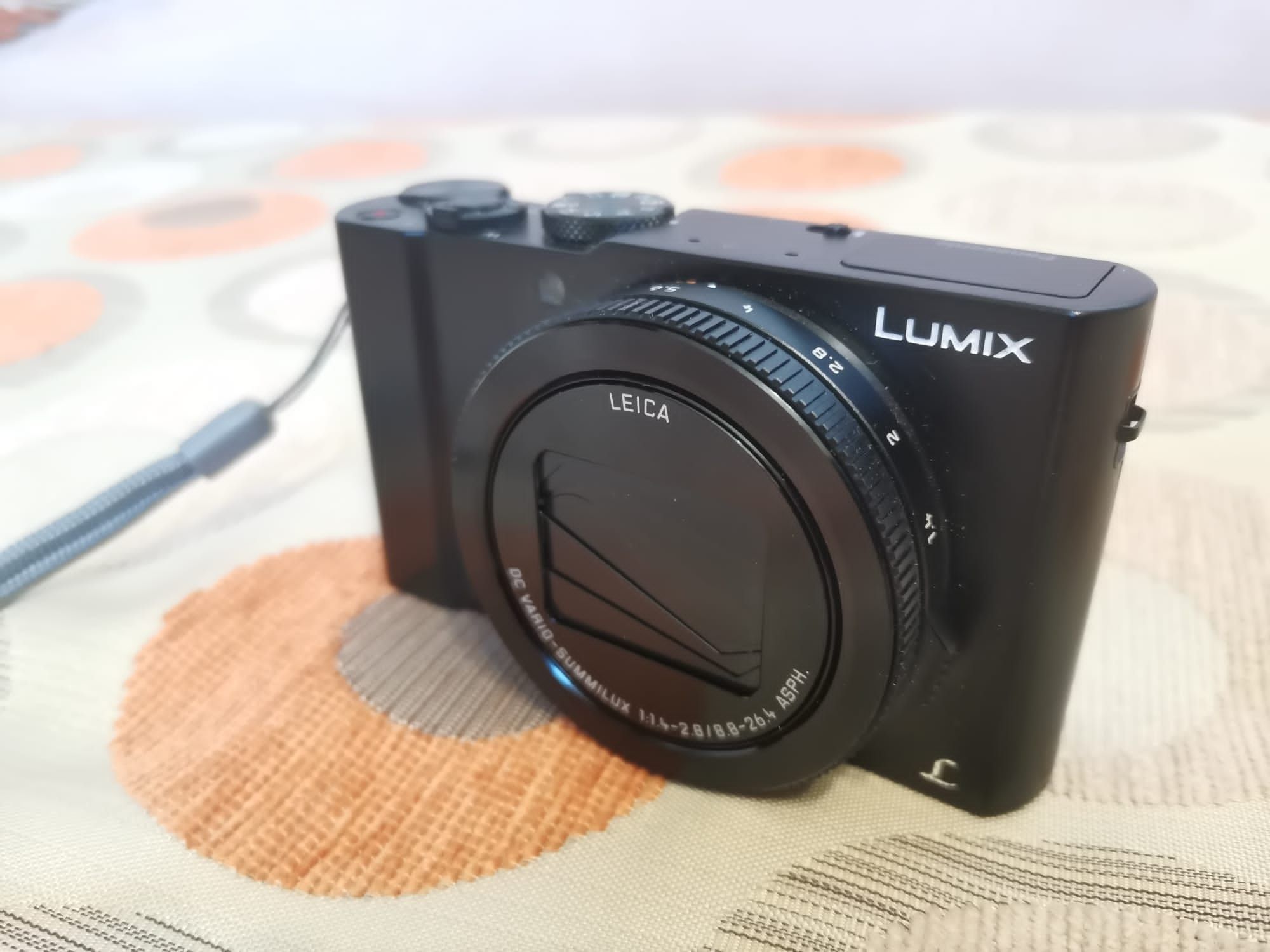 Panasonic Lumix DMC-LX15 + Statyw