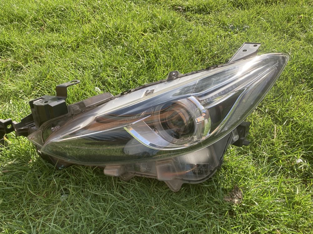 Mazda 3 lampy przód komplet