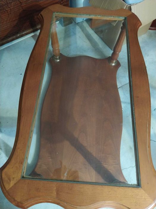 Mesa com tampo de vidro como nova