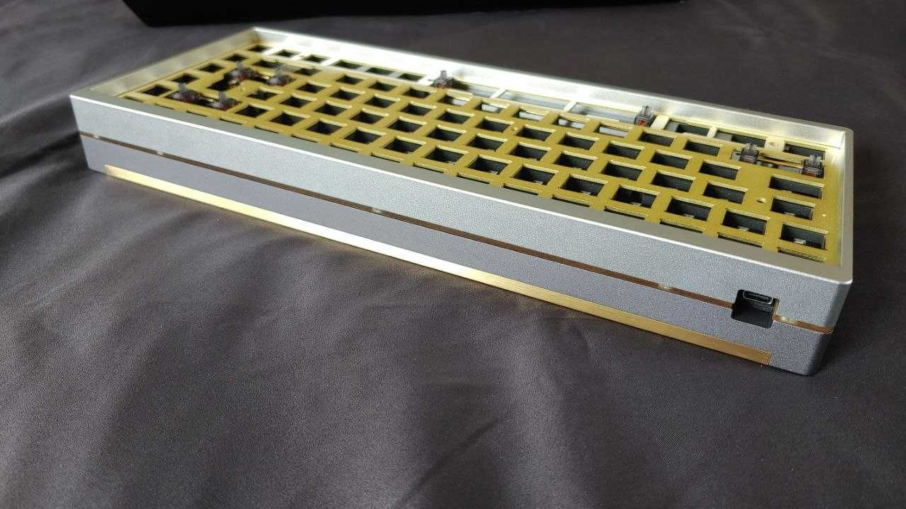 кастом клавіатура KBD75 v2(hot swap\rgb)+ допи