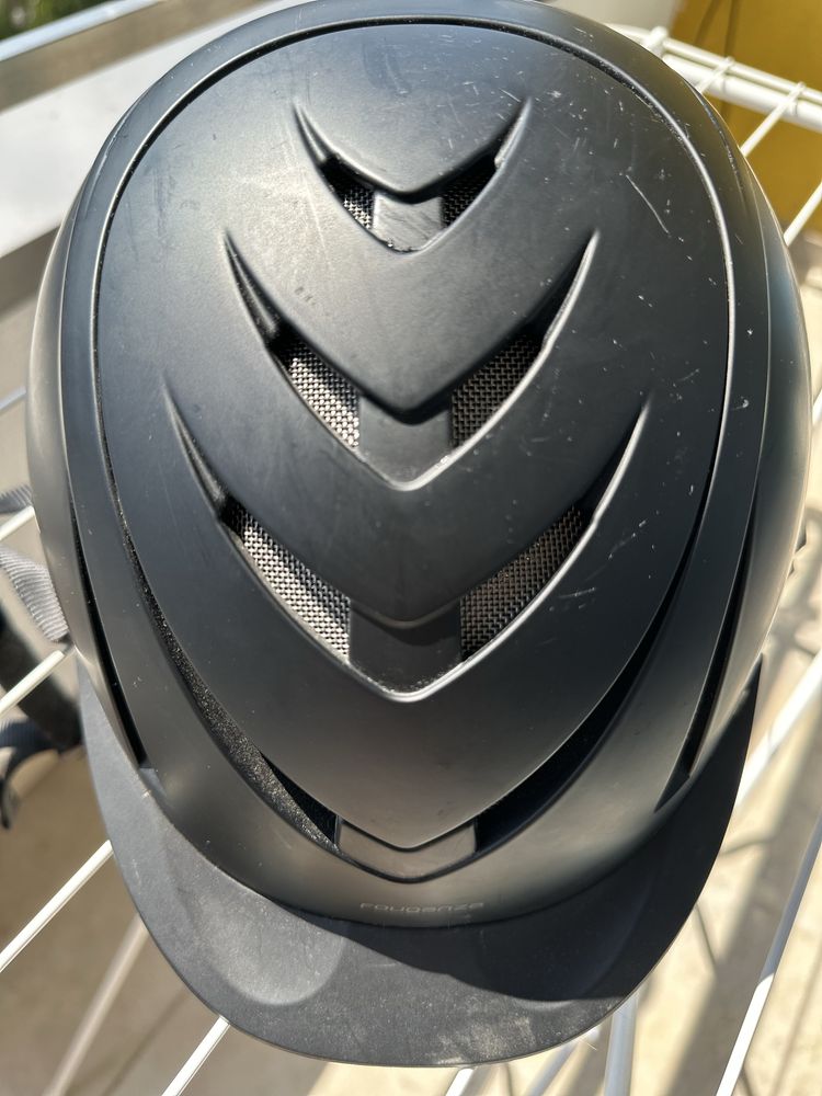 Kask jeździecki Fouganza 500 czarny rozmiar M (55-59 cm)