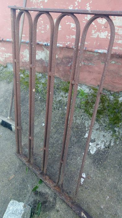 Gradeamentos Antigos em Ferro Maciço de Varanda