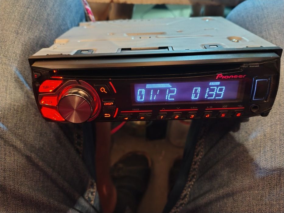 Sprzedam radioodtwarzacz Pioneer DEH1600UBA