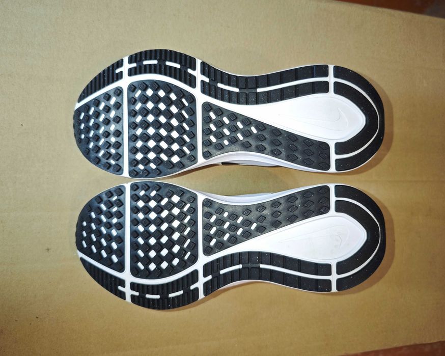 Оригінальні Кросівки Nike Air Zoom Structure 25