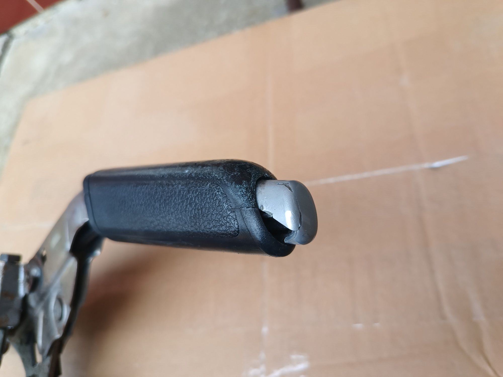 Lewarek dźwignia hamulca ręcznego Ford Focus MK2