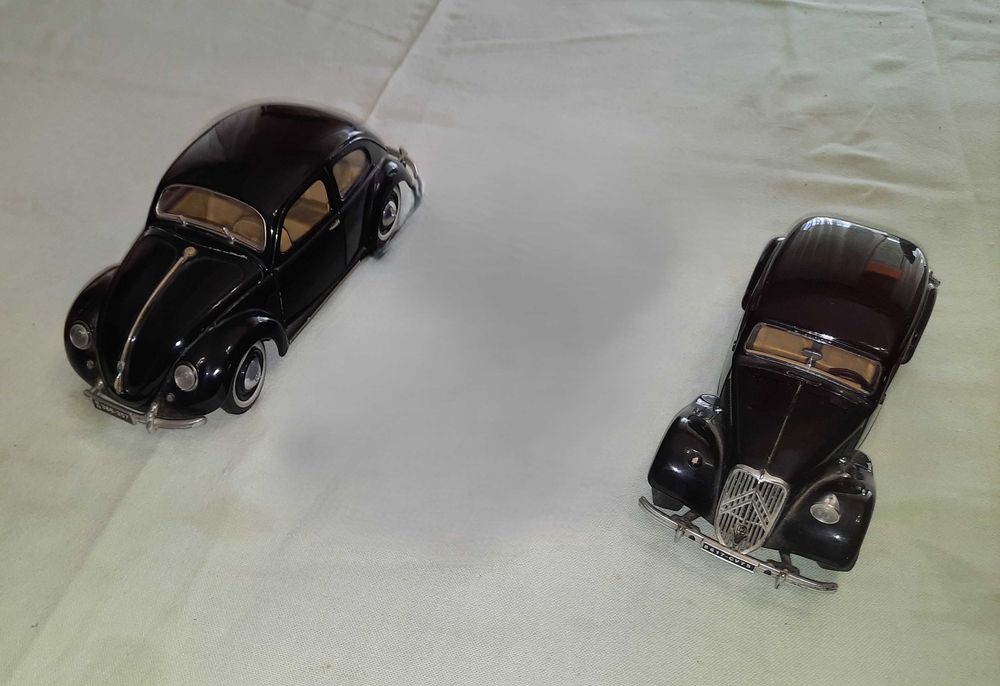 2 carros miniaturas - Vw e Citroen