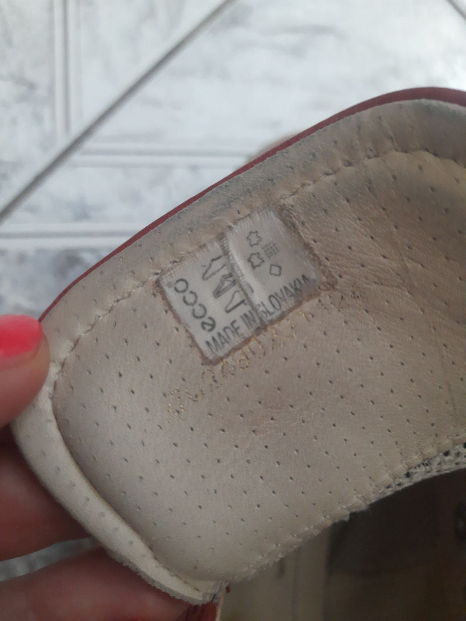 Ecco skorzane malinowe/czerwone wiązane sneakersy 37