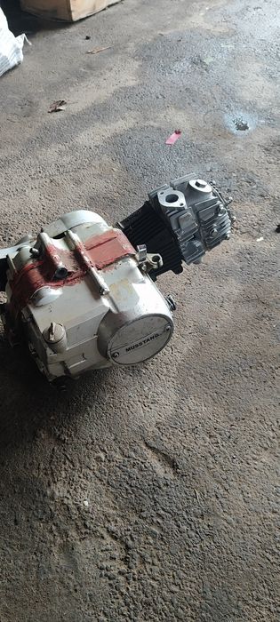 Продам мотор Mustang