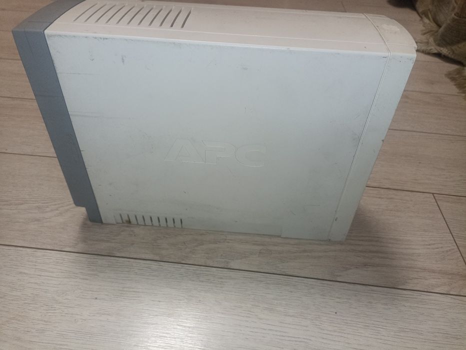 БесперебойникAPC Back-Ups RS 800