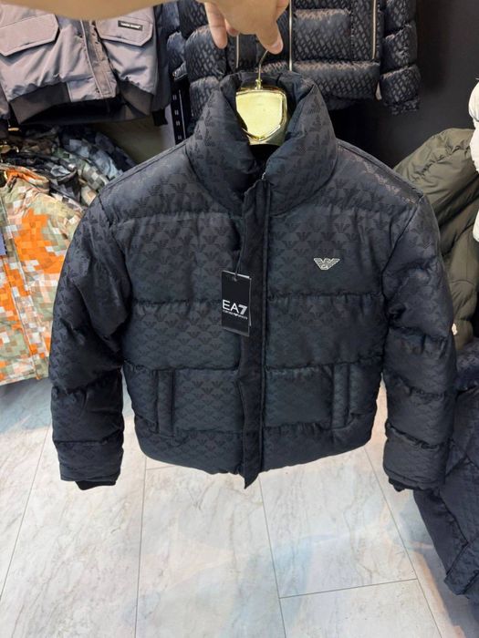 Теплі куртки Армані,Hugo Boss