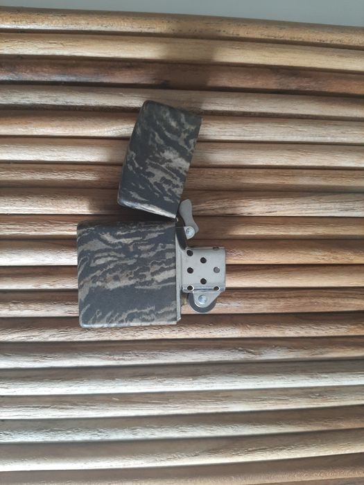 Isqueiro Zippo camuflado