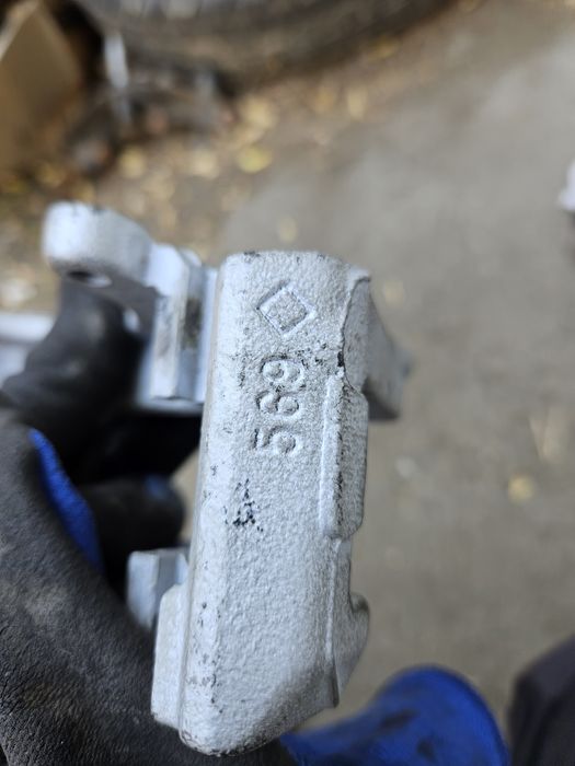 Audi A4 B6 B7 jarzmo przedniego zacisku 569 pod tarcze 312mm