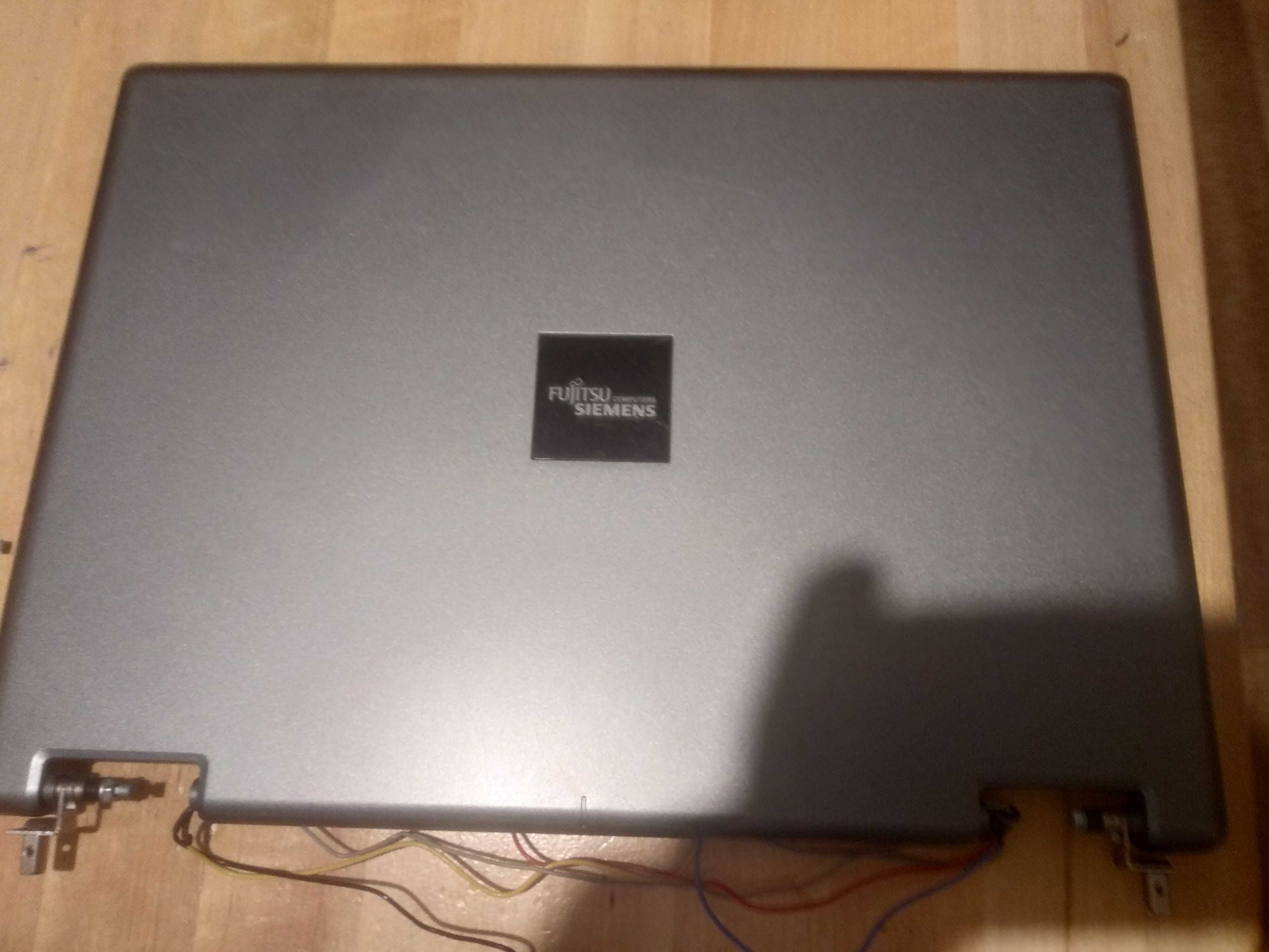 Ноутбук Fujitsu Siemens Esprimo M9400