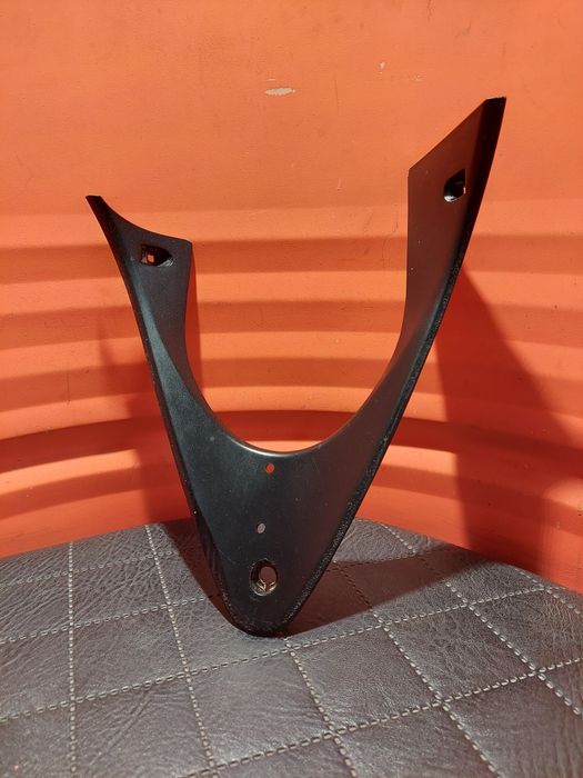 Łącznik pługu Honda CBR125 wypełnienie środek owiewka plastik pługa