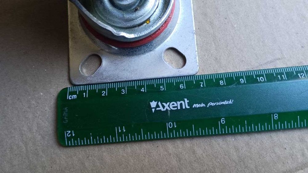 Колесо 75/25-50 с поворотным кронштейном на чорній гумі для тележек