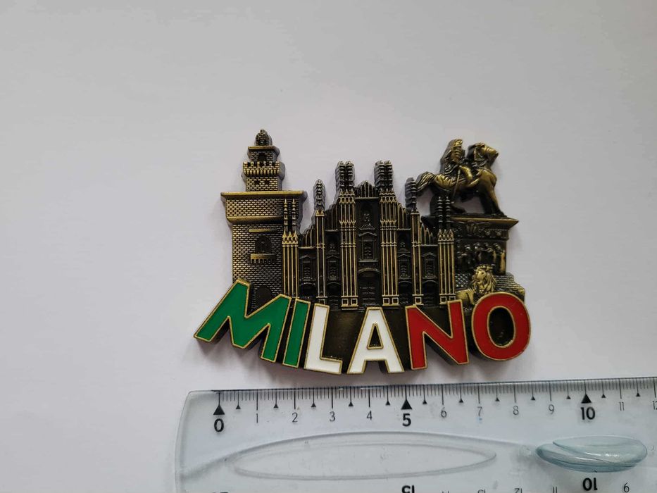 Magnes na lodówkę - 275f. MEDIOLAN Włochy METALOWY
