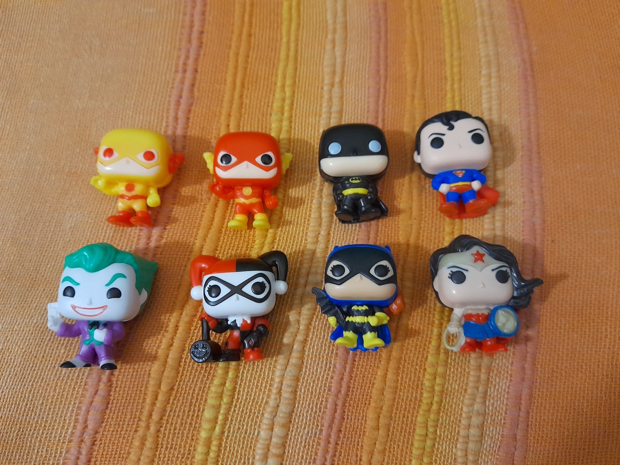 Bonecos DC comics Pop Funko Batman, Joker etc Ovos kinder Joy Figuras