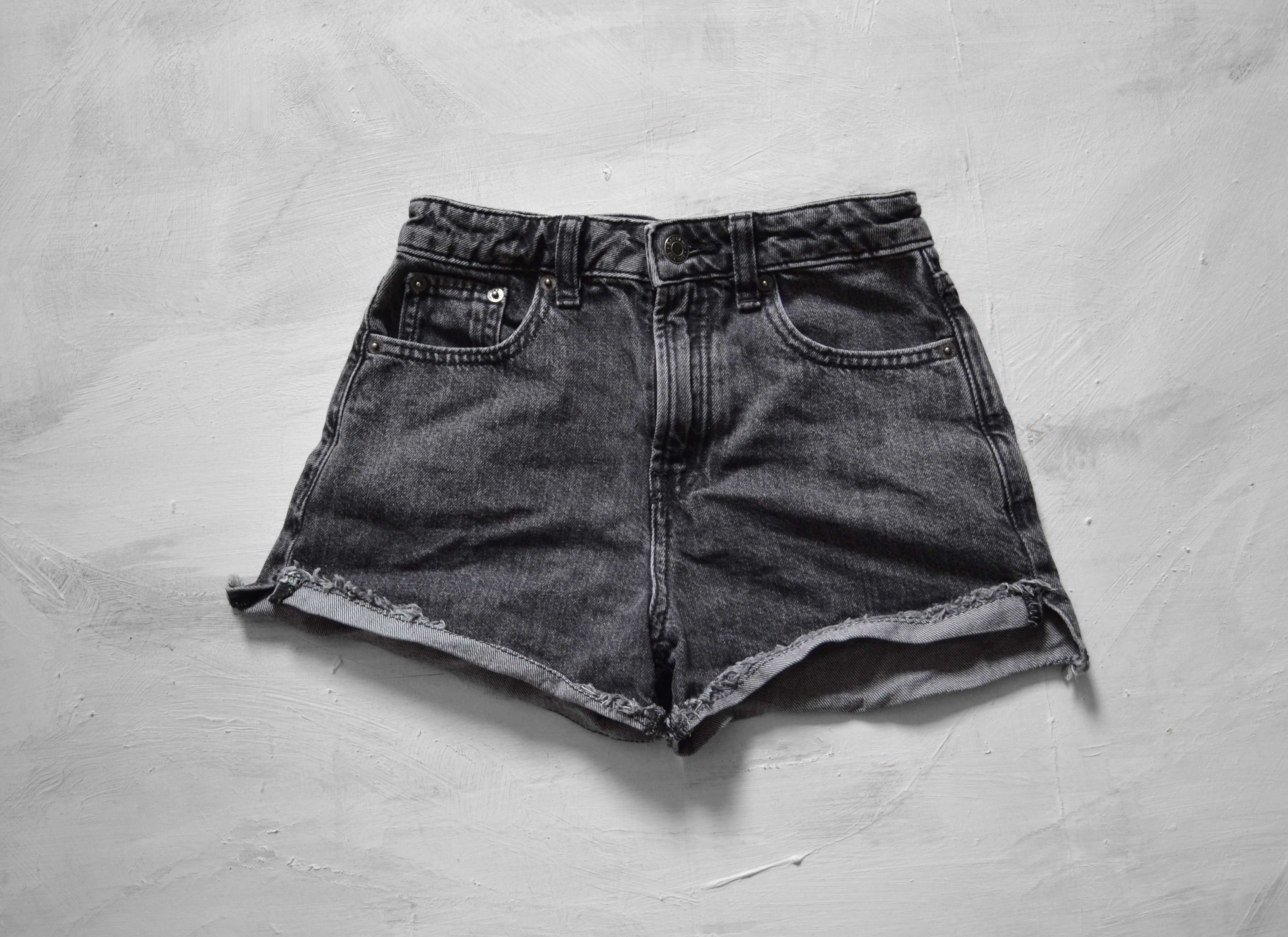 szare spodenki z wysokim stanem jeansowe szorty xs GAP