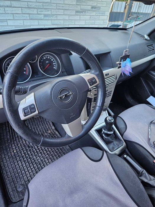 Opel ASTRA H 1.6