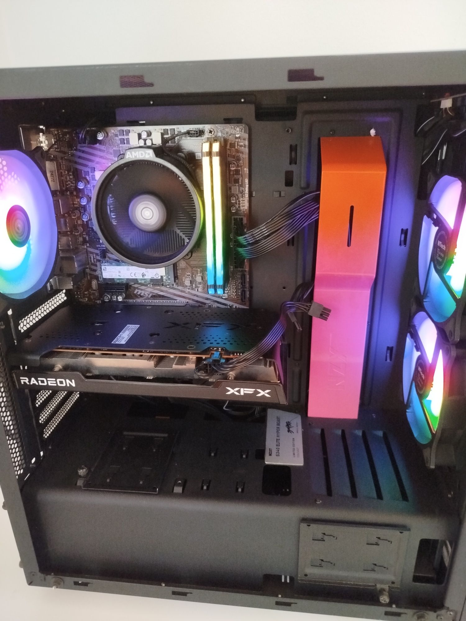 Gaming PC Ryzen 5600x RX 7600 32 gb RAM