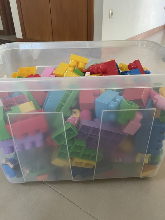 Legos tamanho grande.