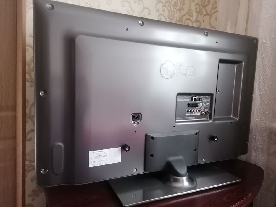 Телевізор LG 42LB650V SmartTv, T2, 3D,wifi