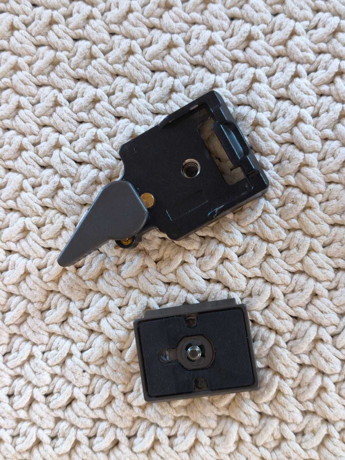 Adapter MANFROTTO 323 / płytki szybkozłaczki