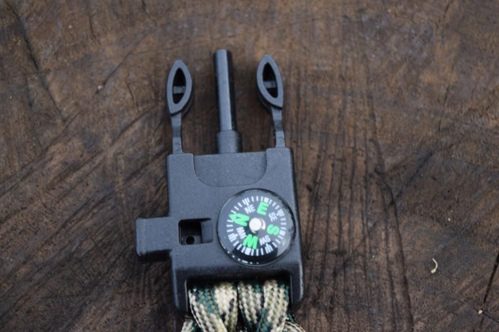 Pulseira paracord camuflada com RELÓGIO flint e bússola airsoft