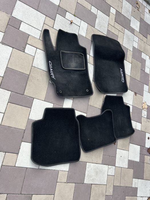 Оригінальні коврики Toyota Camry 40 гарний стан
